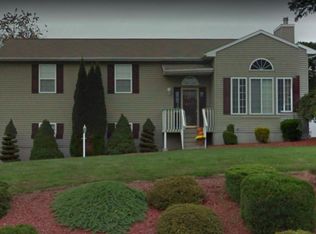 15 Bolden Hill Ct, Bristol, CT 06010