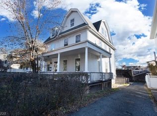 31 Cloverhill Pl FLOOR 1, Montclair, NJ 07042