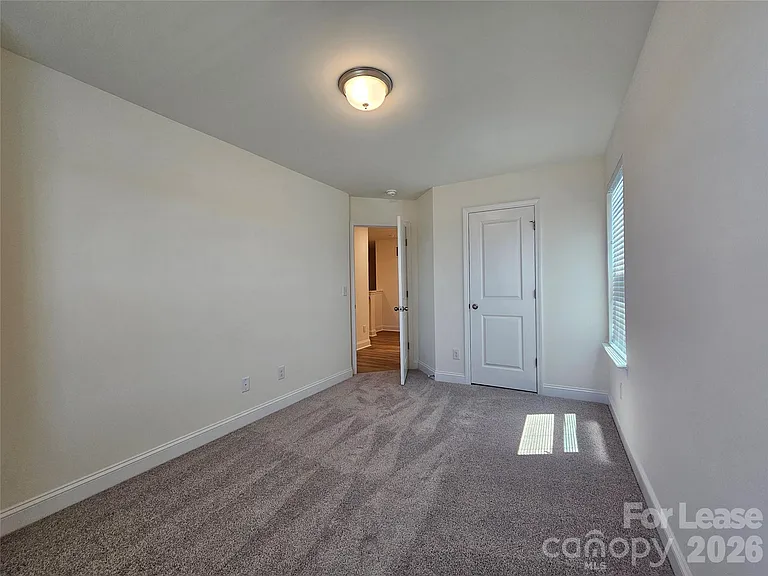 1027 S Point Rd — Photo 15