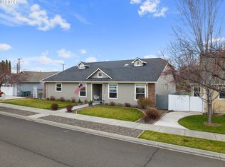 10103 Leonard Ln, Island City, OR 97850