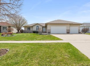 4432 3rd St S, Moorhead, MN 56560