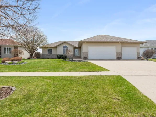 4432 3rd St S, Moorhead, MN 56560