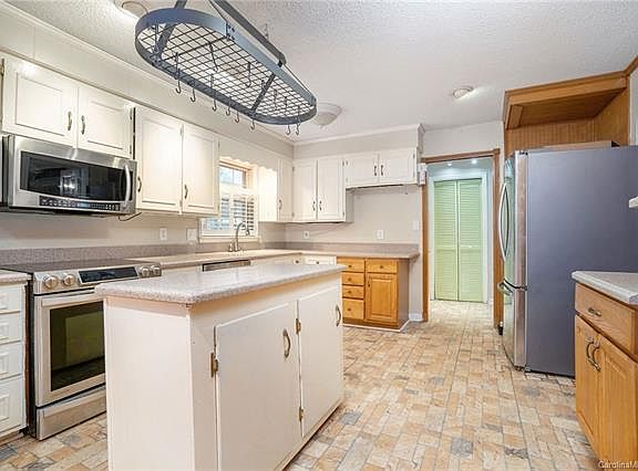 3rd image of 3869 Lipton Ln
