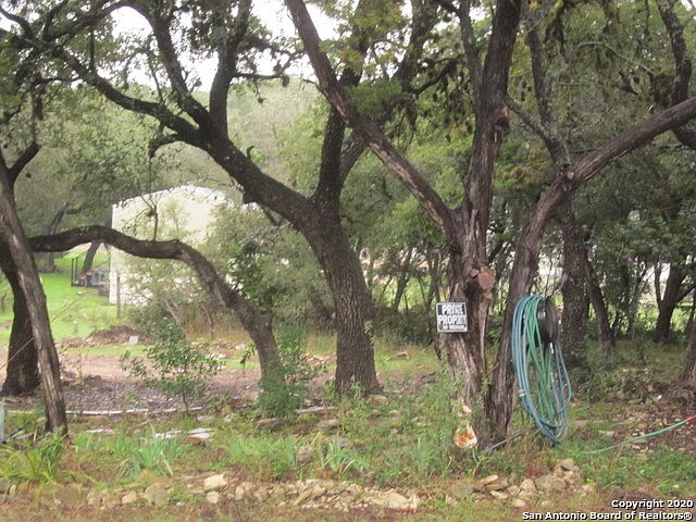 1st image of 302 Buckhorn Dr