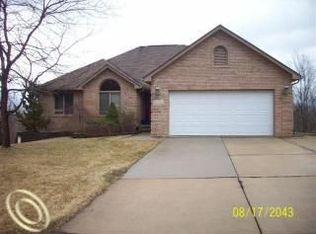 70334 Hillside Ct, Romeo, MI 48065