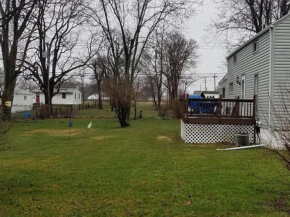 3rd image of 305 Rosewood Ave