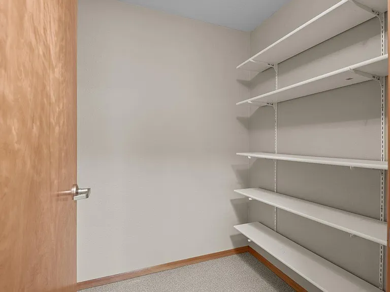 Sycamore Apartments — Photo 15