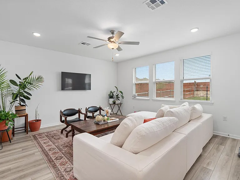 1617 Purple Martin Dr — Photo 6