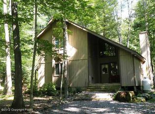 138 Elk Run Rd, Pocono Lake, PA 18347