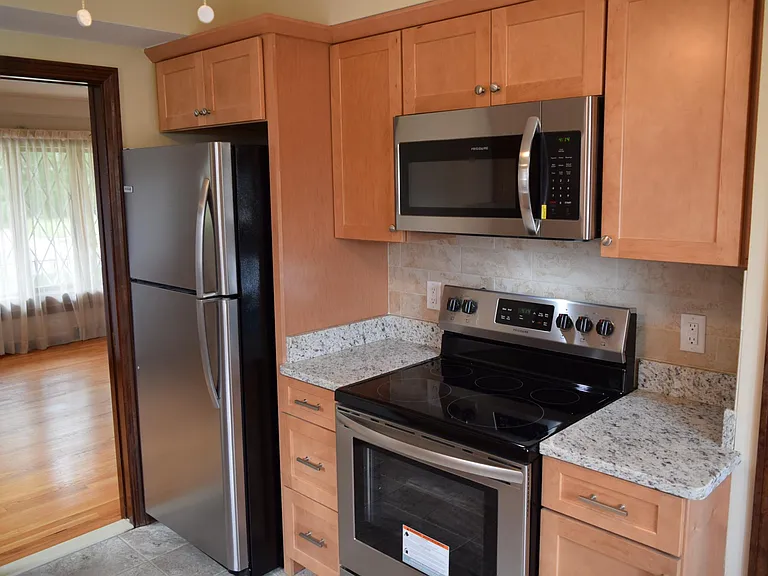2459 Medford St — Photo 19