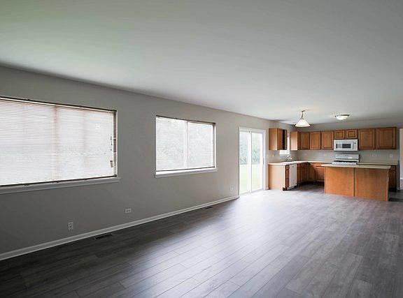 3rd image of 4009 Phillip Dr
