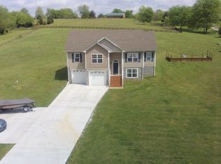 2090 Chester Harris Rd, Woodlawn, TN 37191