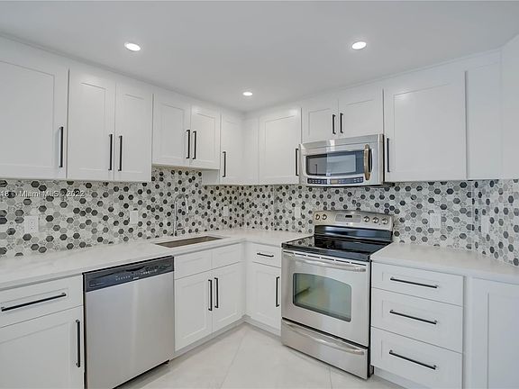 2nd image of 3700 Galt Ocean Dr APT 902