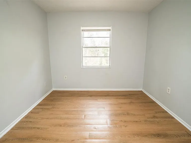 1277 Sylvia Ave — Photo 13