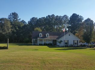 594 Hill Rd, Ray City, GA 31645