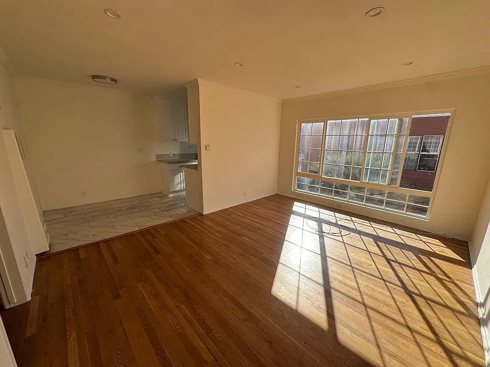 942 N Spaulding Ave #6
