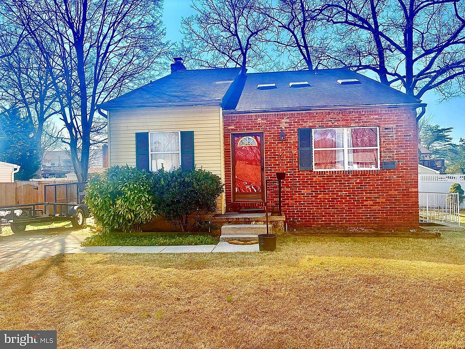 1st image of 793 Martin Ct W