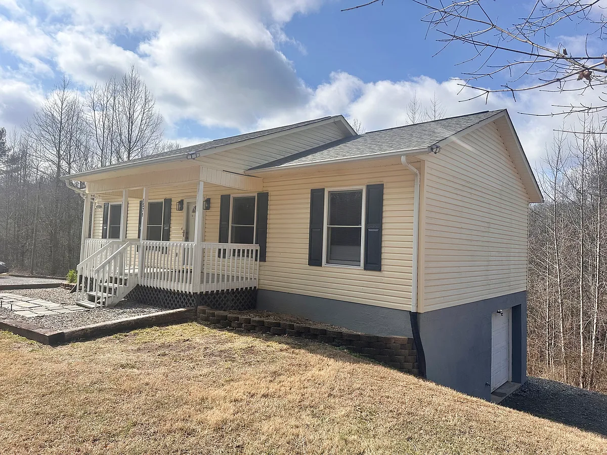 Building Photo - 1571 Dehart Community Center Rd