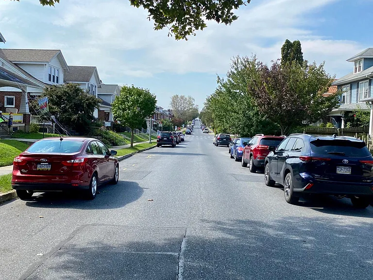 127 W Caracas Ave — Photo 27