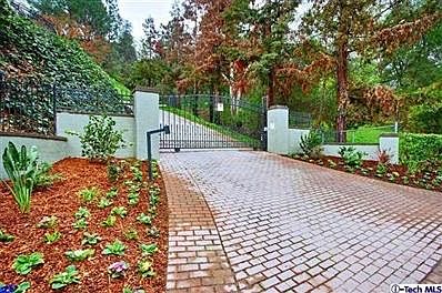 4th image of 600 Highland Dr