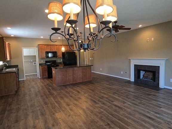 5th image of 1017 Fairbank Ln