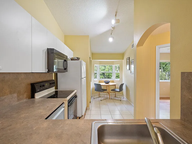3504 Briar Bay Blvd #202 — Photo 9