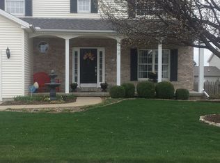 9 Greythorne Cir, Bloomington, IL 61704