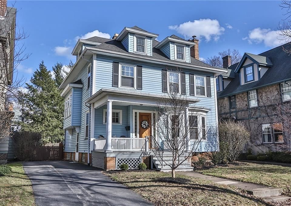 1st image of 74 Beverly St