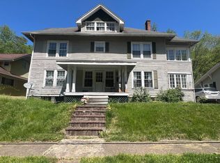 2152 21st St, Nitro, WV 25143