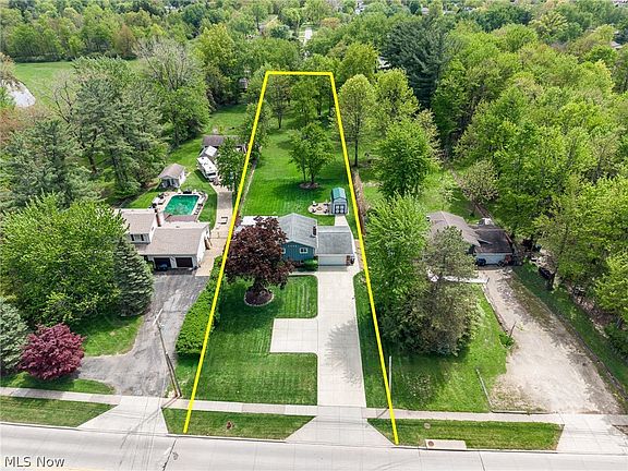 2nd image of 4060 Laurel Rd