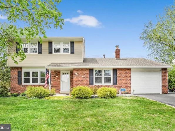 740 Wisteria Ave, Reading, PA 19606