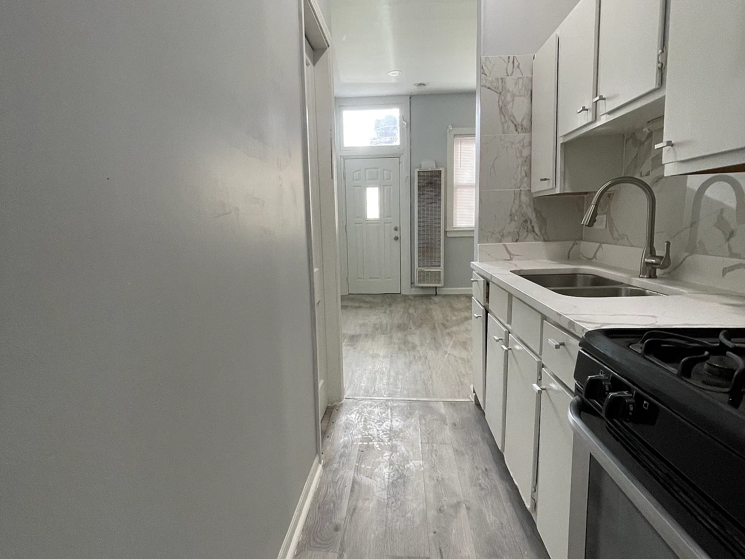 1 bed, $1,300 — Photo 3