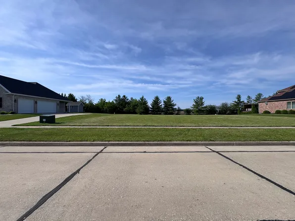 605 Cayman Way, Savoy, IL 61874