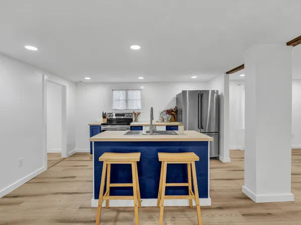 6 Flagg Street, Veazie, ME 04401