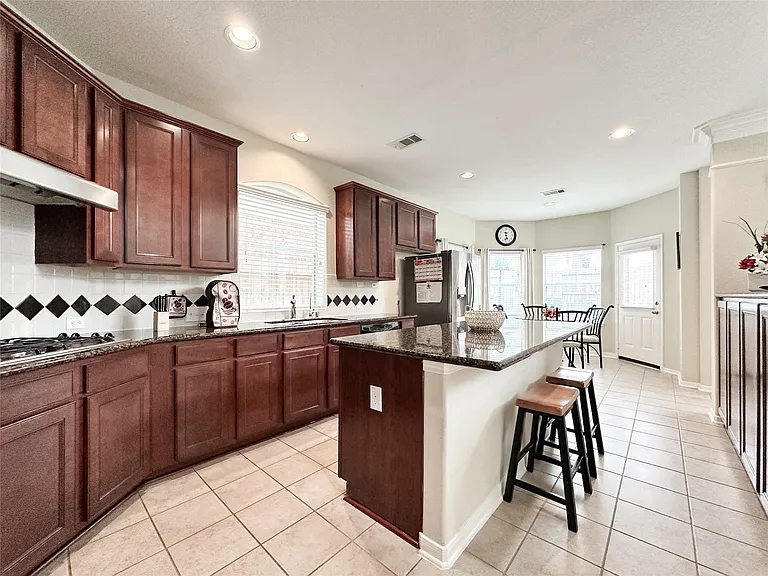 6118 Coastal Grove Ln — Photo 12