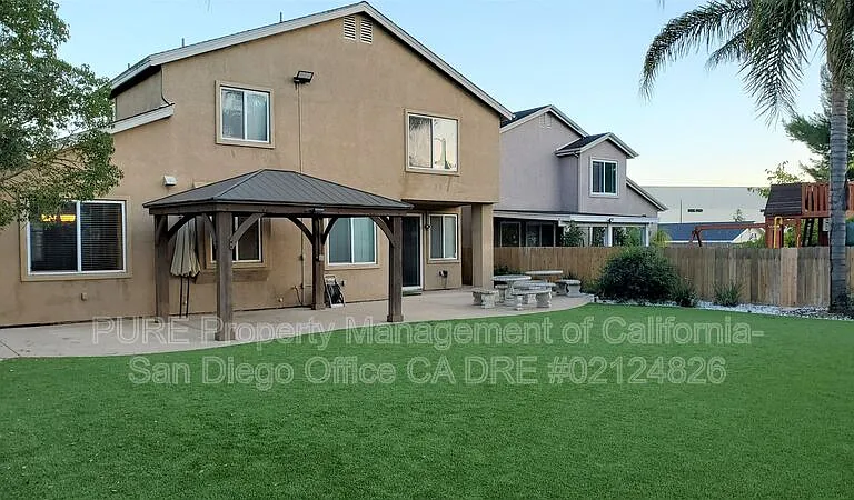 1073 Princess Kyra Pl — Photo 11