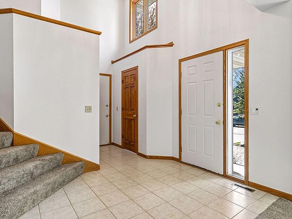 3rd image of 321 Dunbar Way