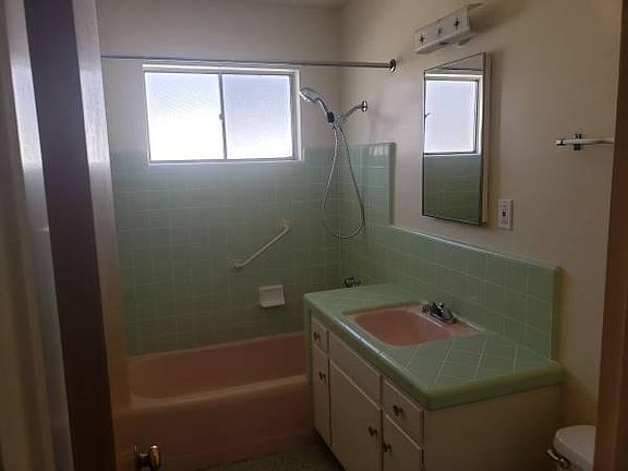2nd image of 4445 Louisiana St