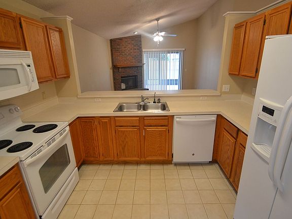 5th image of 1448 Crawford Dr