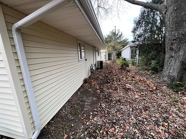 2418 Sheridan Dr — Photo 4