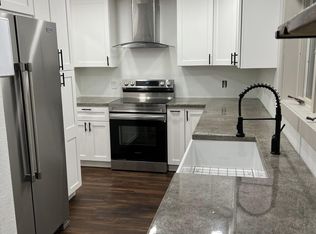 200 S 2nd St #4, Petersburg, AK 99833