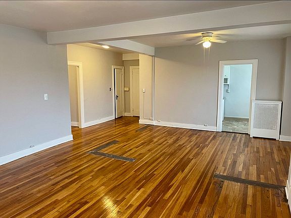 2nd image of 547 Cherry St SE #1C