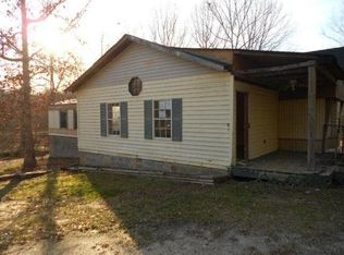 121 S Honey Bear Dr, Griffin, GA 30223