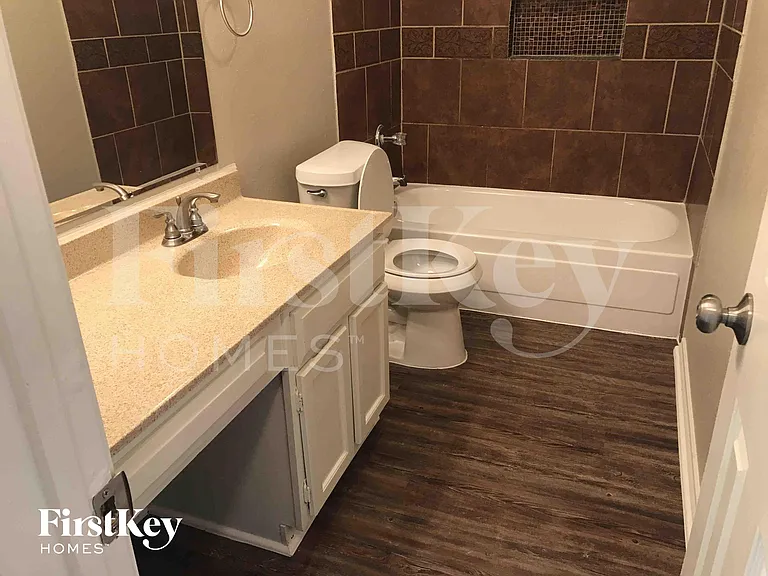 1007 Creighton Ct — Photo 14