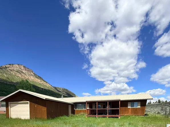 31 Posten Rd, Cody, WY 82414