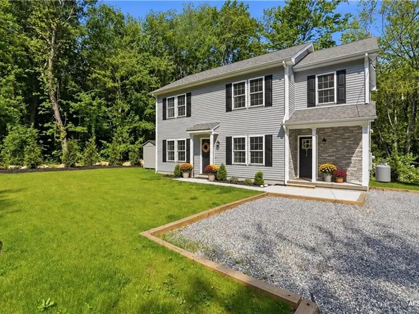 72 Wilbur Rd, Lincoln, RI 02865