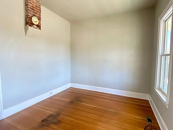 14’ ceilings in living room 