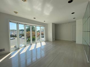72-32 243rd St, Little Neck, NY 11362