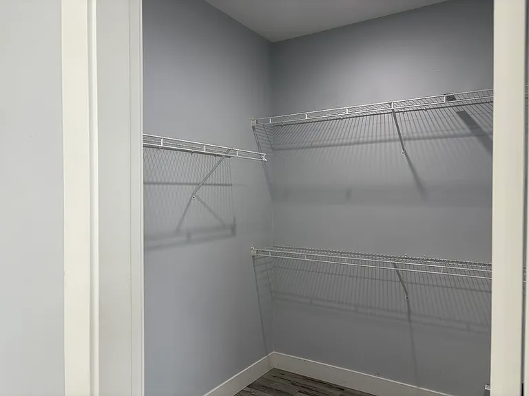 822 Stockwell Ave #4 — Photo 7