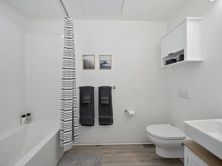 4 WEEKS FREE ON A 13 MONTH LEASE — Photo 11